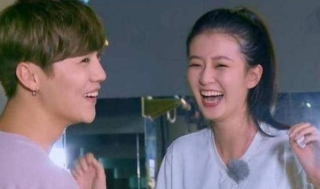 "豪门千金"乔欣的低调上位秘史,以及她背后的绯闻男友们_俩人_鹿晗