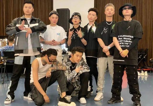 知名厂牌组团,争议rapper道歉铺垫,新说唱这块蛋糕有多少人想吃_中国