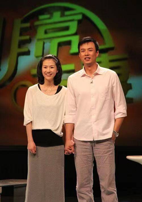 婚后的叶亮,想出钱给朱铁换辆车,可他怎么都不愿意.