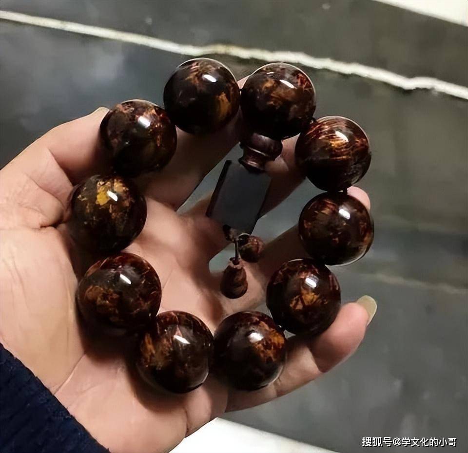 纹路漂亮,油性不错,价格还便宜,包浆后的效果也不错,作为海黄的平替