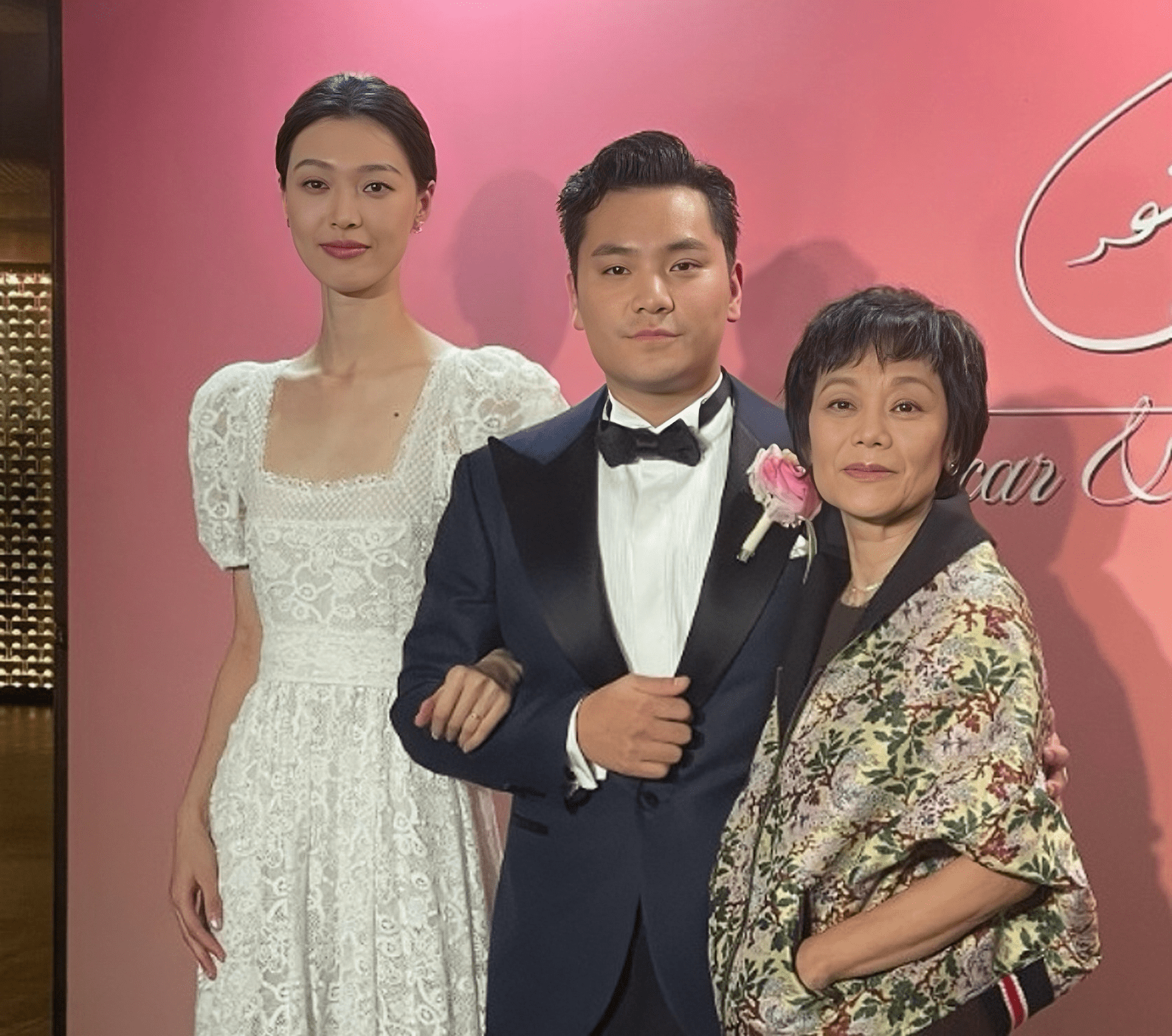 张艾嘉儿子结婚,妻子是内地超模游天翼,宴请600位亲友太壕_王令尘