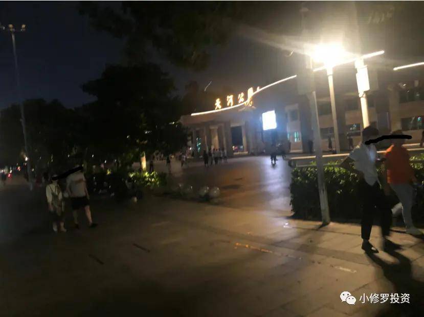 北京路人潮如織,傍晚與入夜後的廣百總店,大佛寺對比照,宋,明代遺址.