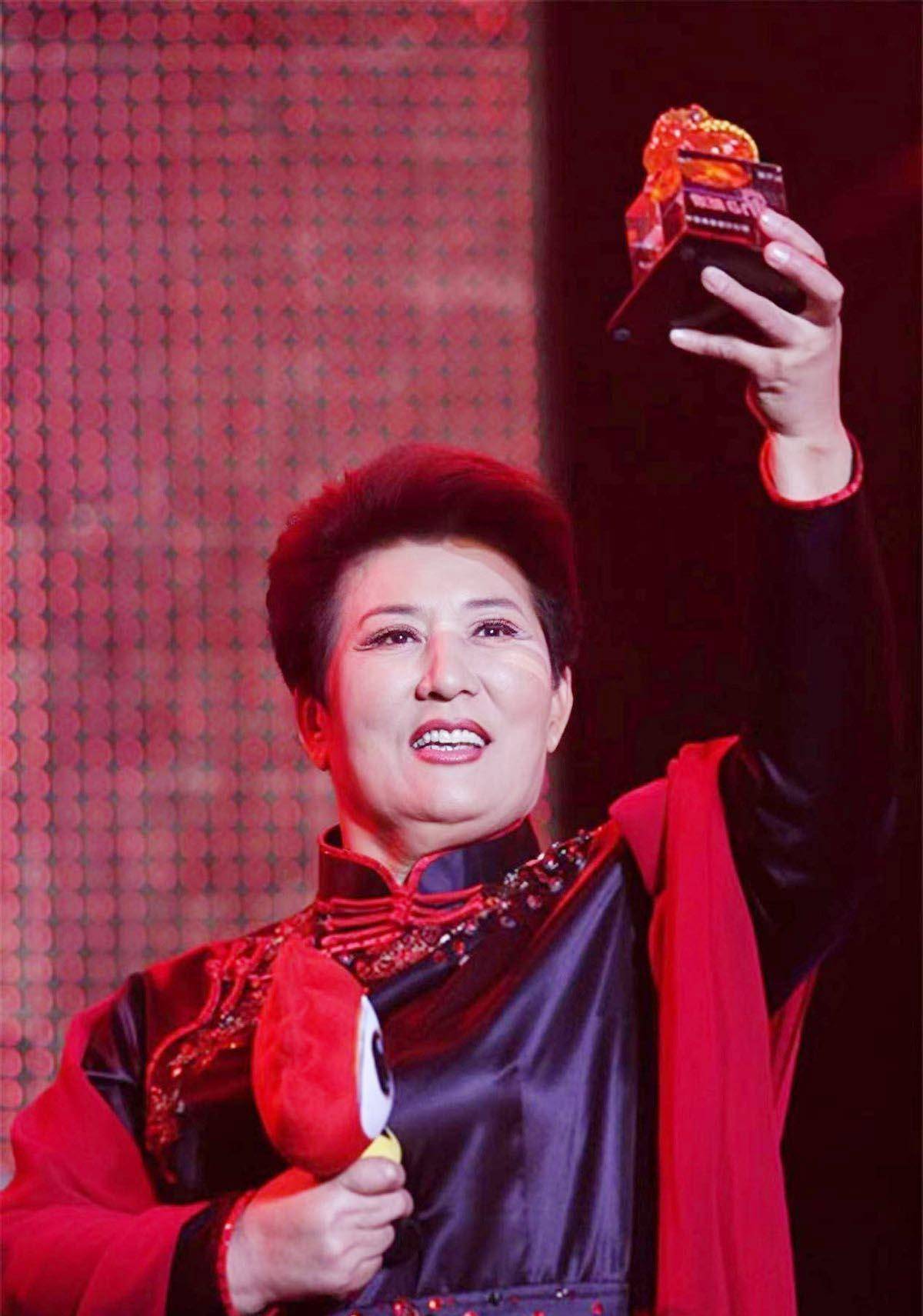 "细品名人"缅怀德德玛:当年的采访历历在目,她去天堂唱歌了_马克塔勒