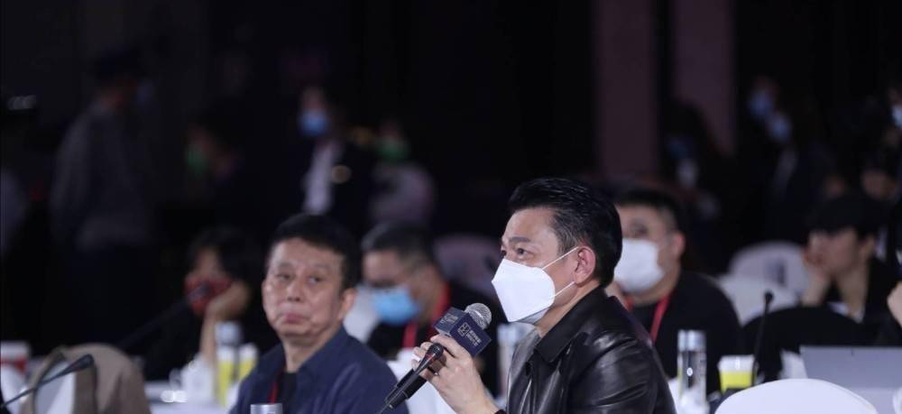 62岁刘德华成唯一戴口罩的巨星!