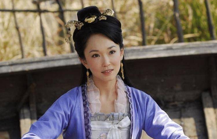 《聊斋》中的连城,50岁晒与老公的照,夫妻同框像是两代人_范文芳_丈夫