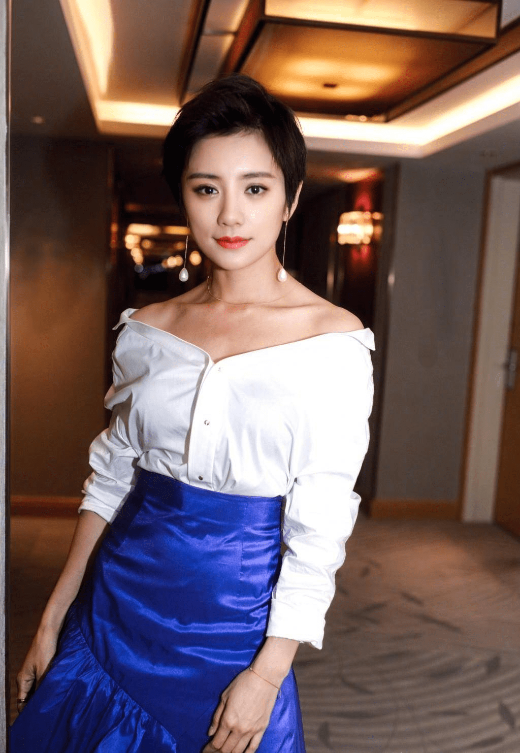 伊一:从湖南永州走出的著名主持人,男友在雾中迷路了_朱丹_观众_事业