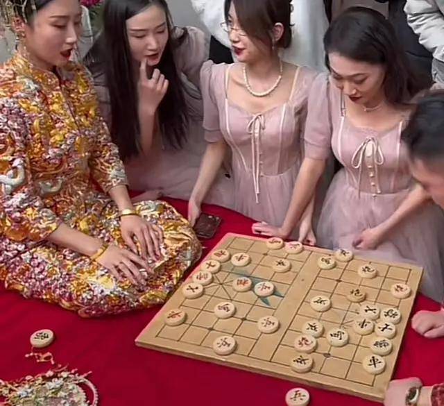 千万粉丝王铁锤大婚,与老公远哥因棋结缘,现场仪式感十足_网友_内容
