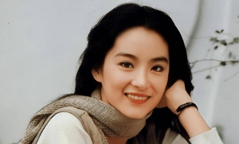 勾峰是"初恋",亦是人生导师.