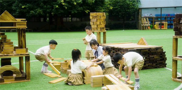 巨人树幼儿园园歌《像巨人一样》mv正式发布_儿童_游戏_孩子