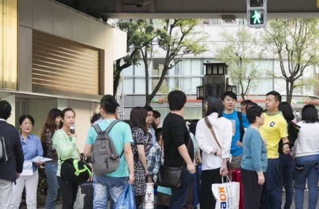 中国游客专程去日本抢购茅台、中华，真的是人傻钱多吗？(图6)