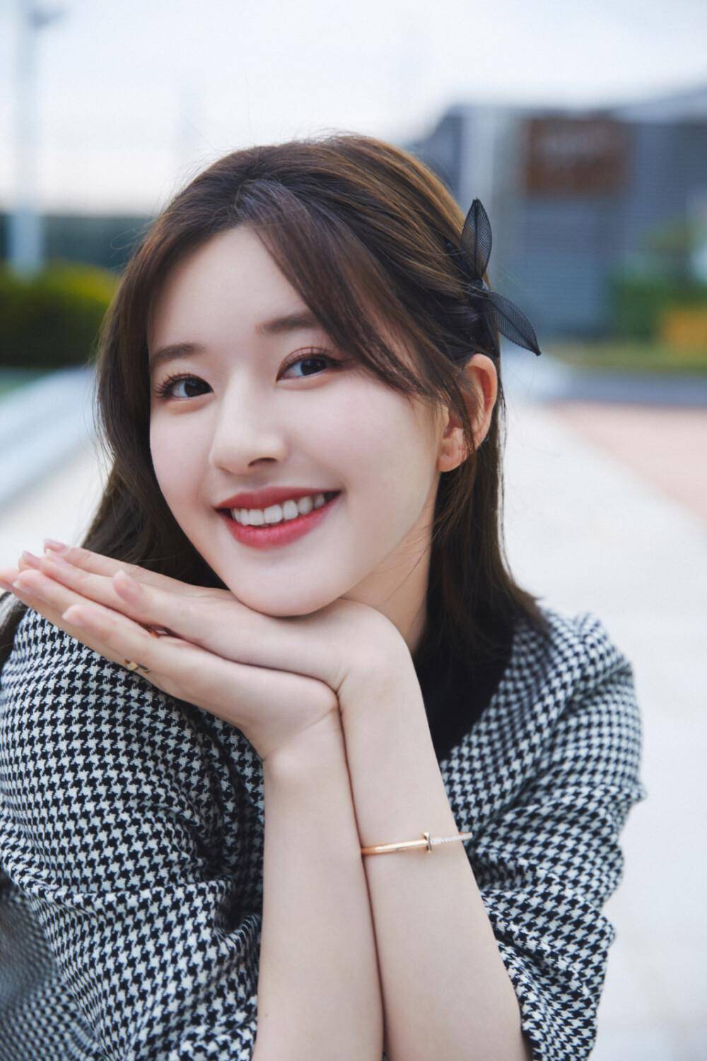 鬼马少女赵露思,是如何从小网红逆袭成流量明星的呢?_汪涵_性格_搭档