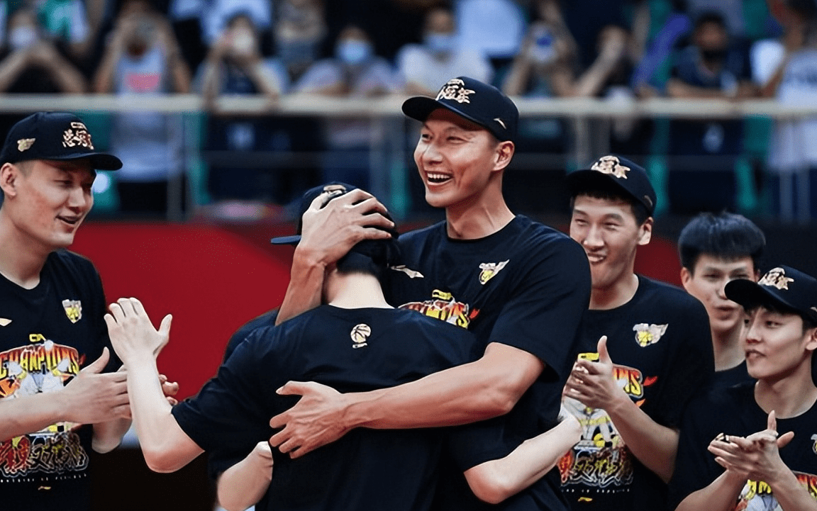 阿联退役仪式确定,威姆斯将回归,157分先生加盟_比赛_cba