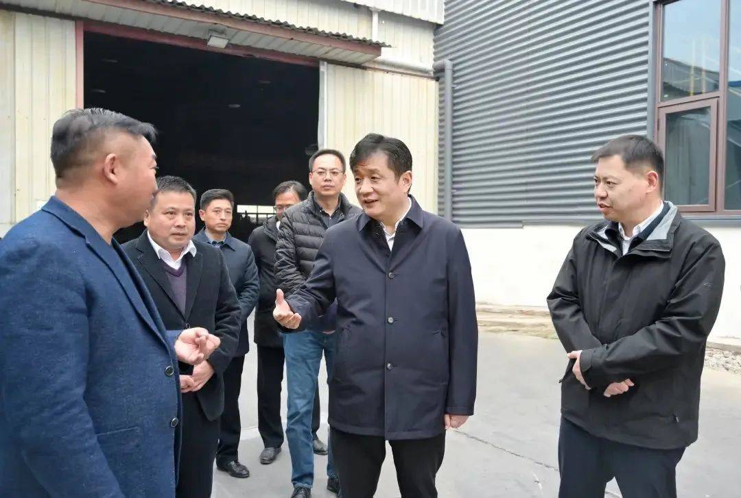 清江浦区委书记朱海波一行调研淮安郁盛汽车充电桩生产企业