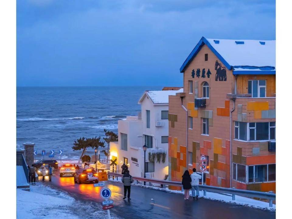 威海火了一个小胡同,冬日雪景美出天际,景色美拍照更美_火炬_美景