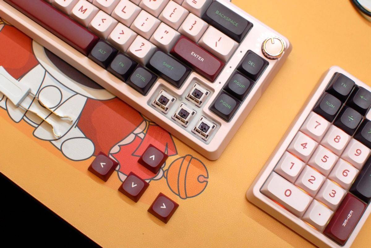 珂芝K68 Pro+K20:二次元潮玩配色,兼具个性与多种玩法的机械键盘