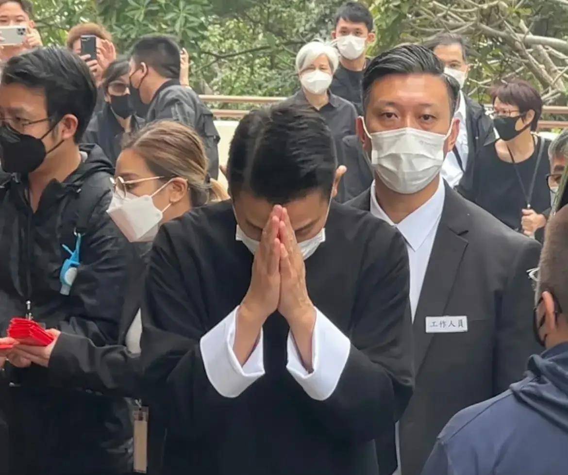 刘德华父亲火化!