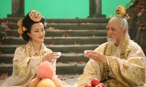 白素贞法力在仙界什么水平?她师父是谁,与真武大帝是什么关系?