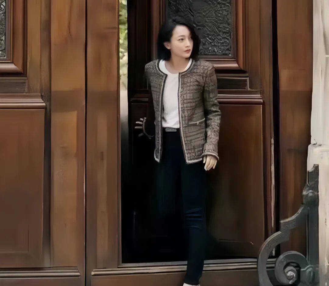 第 01 部分小香风小向风是指以香奈儿品牌设计为灵感的服装风格.