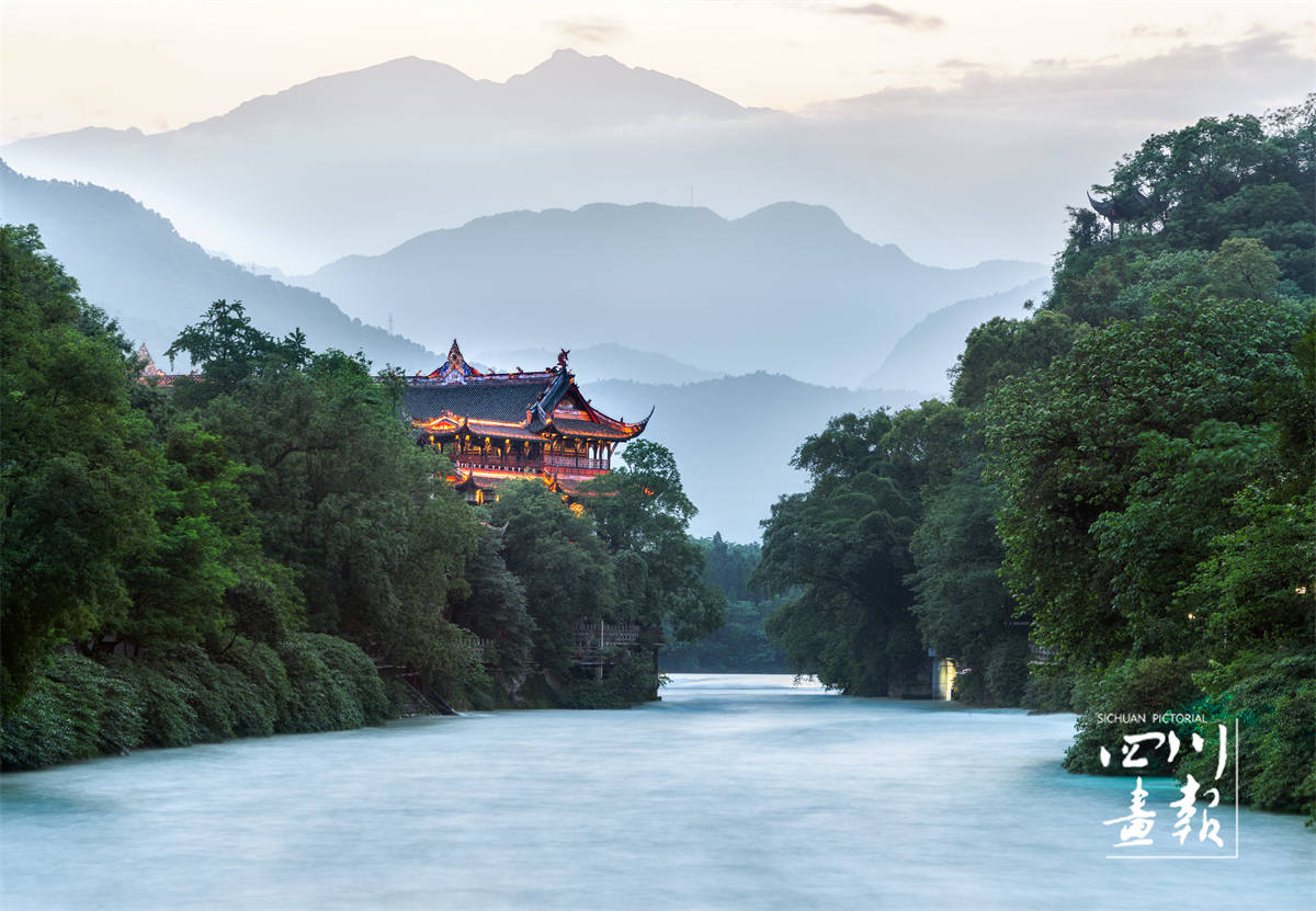 四川岷山图片