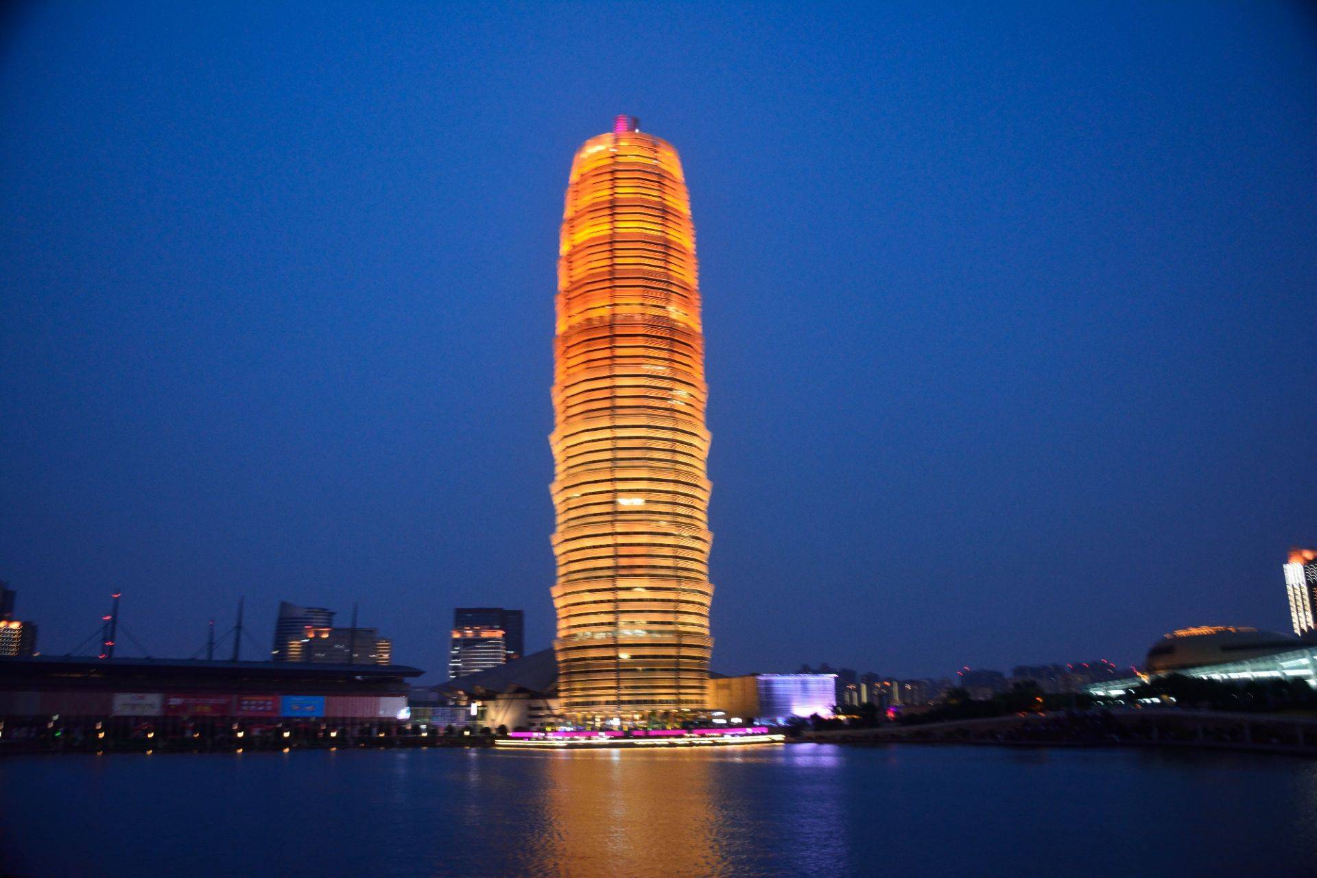 郑州第一高楼600米图片图片