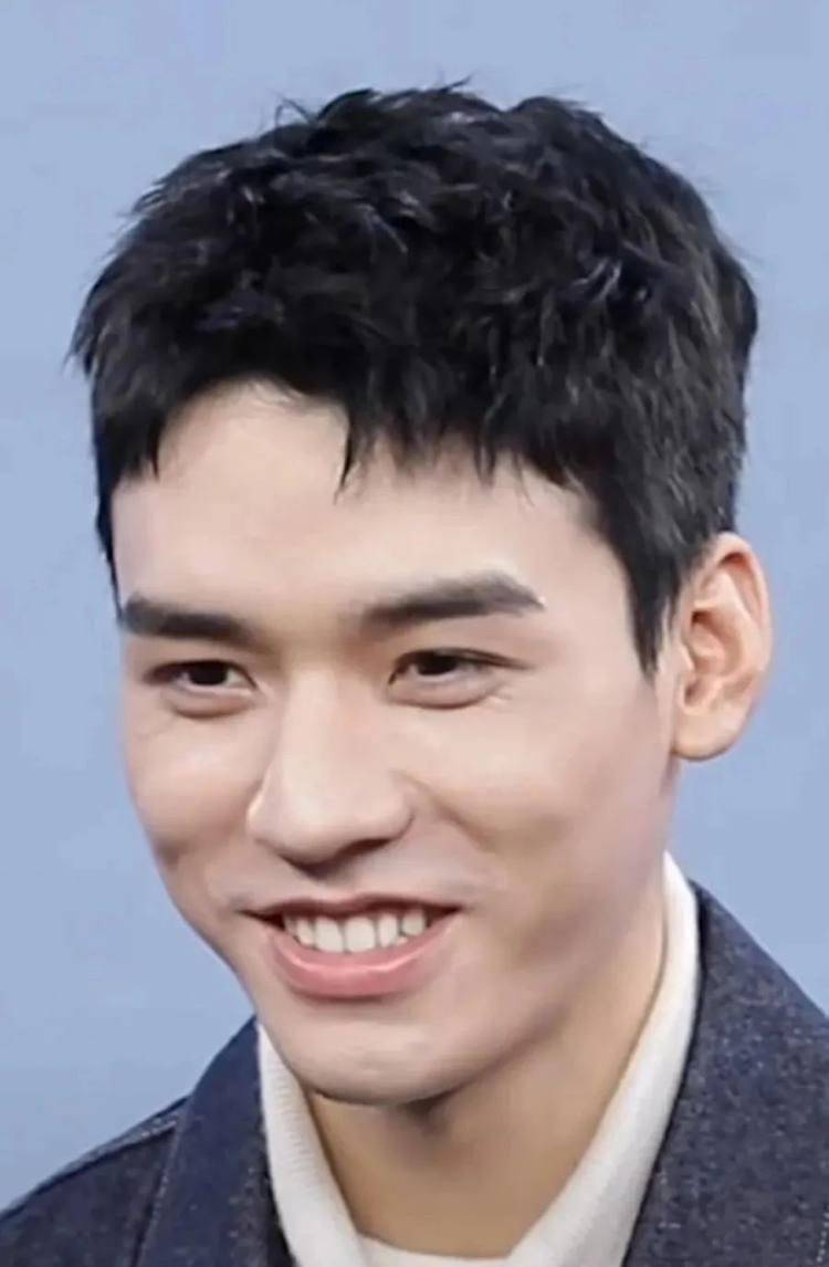 以最近声名鹊起的龚俊为例.他是一