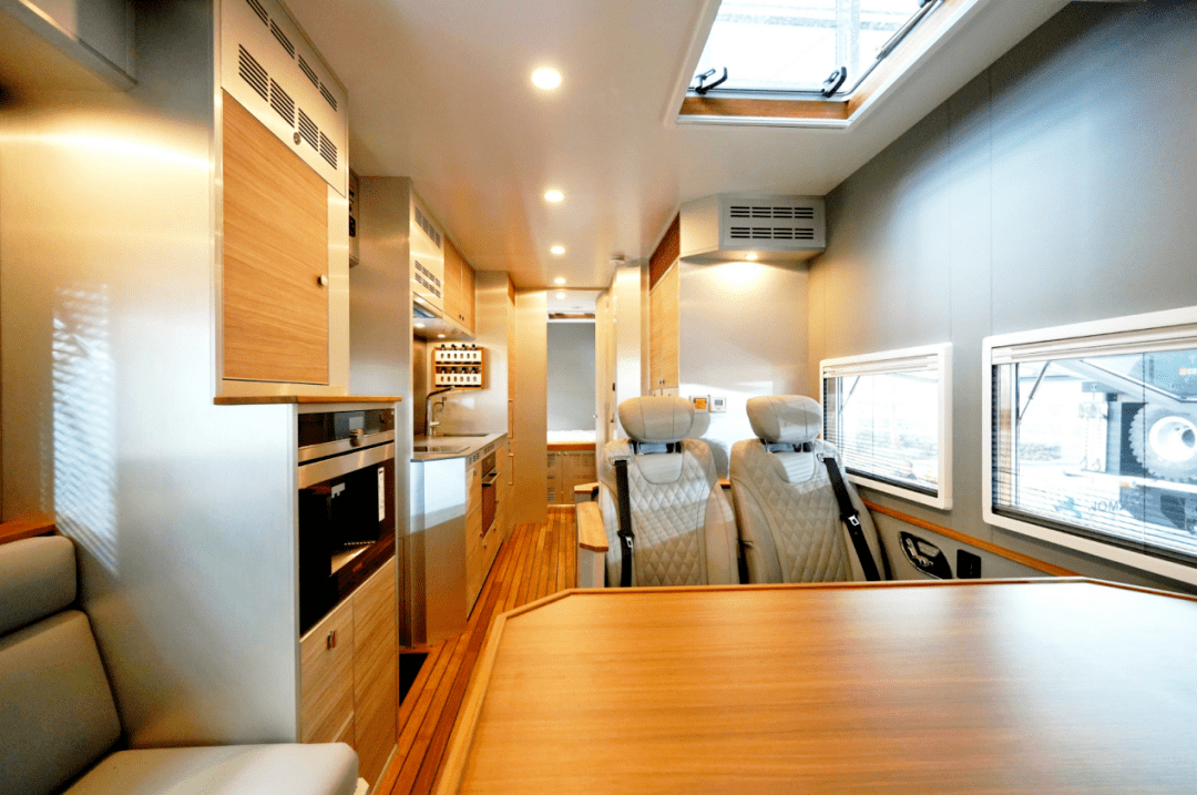 德野/诺马迪森/越野房车 - 征途者v——越野房车界的陆地"头等舱"(下)