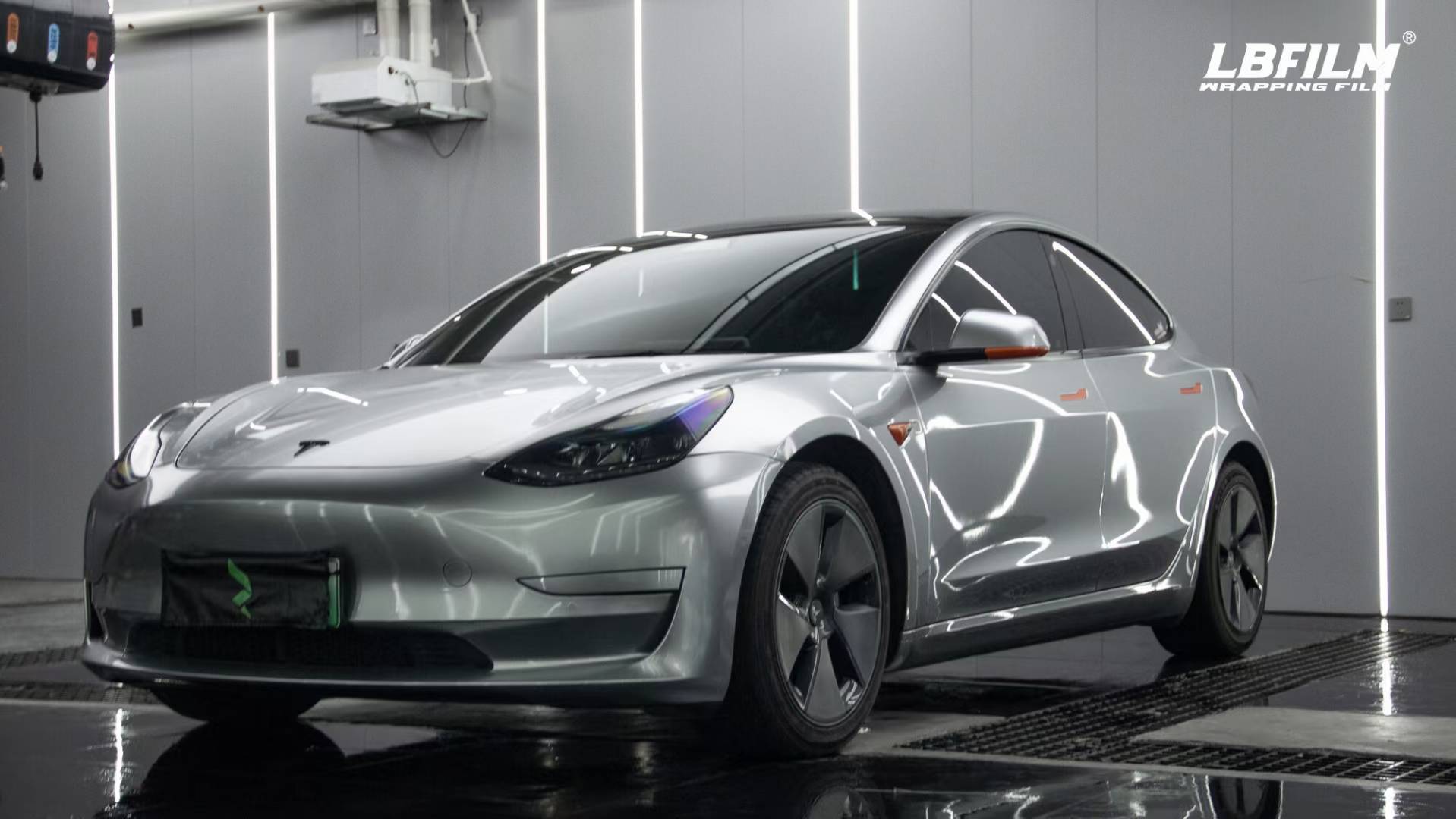 特斯拉model3银色图片