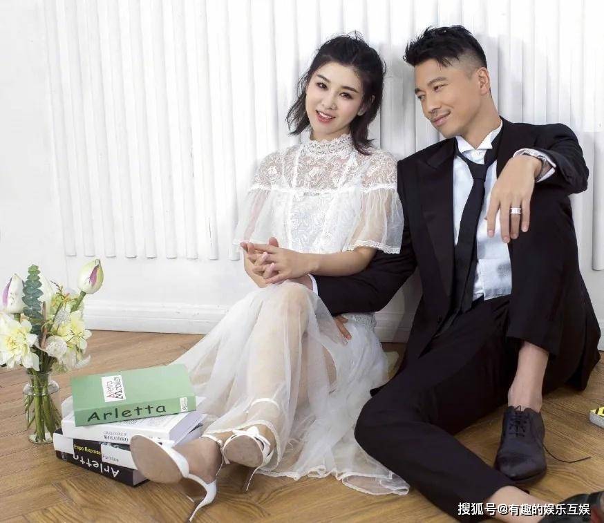 王雷李小萌一家四口游乐场温馨时光,老大像妈妈老二像爸爸_儿子_生活
