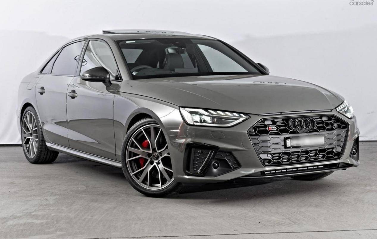 2024款奥迪s4 limousine,2.0t换3.