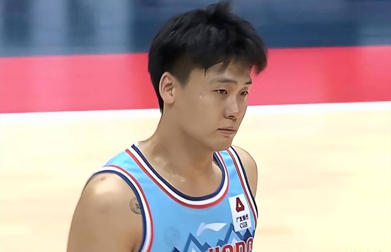 新疆男篮将帅质疑判罚,或遭联盟处罚,齐麟补救为时已晚_新疆队_比赛