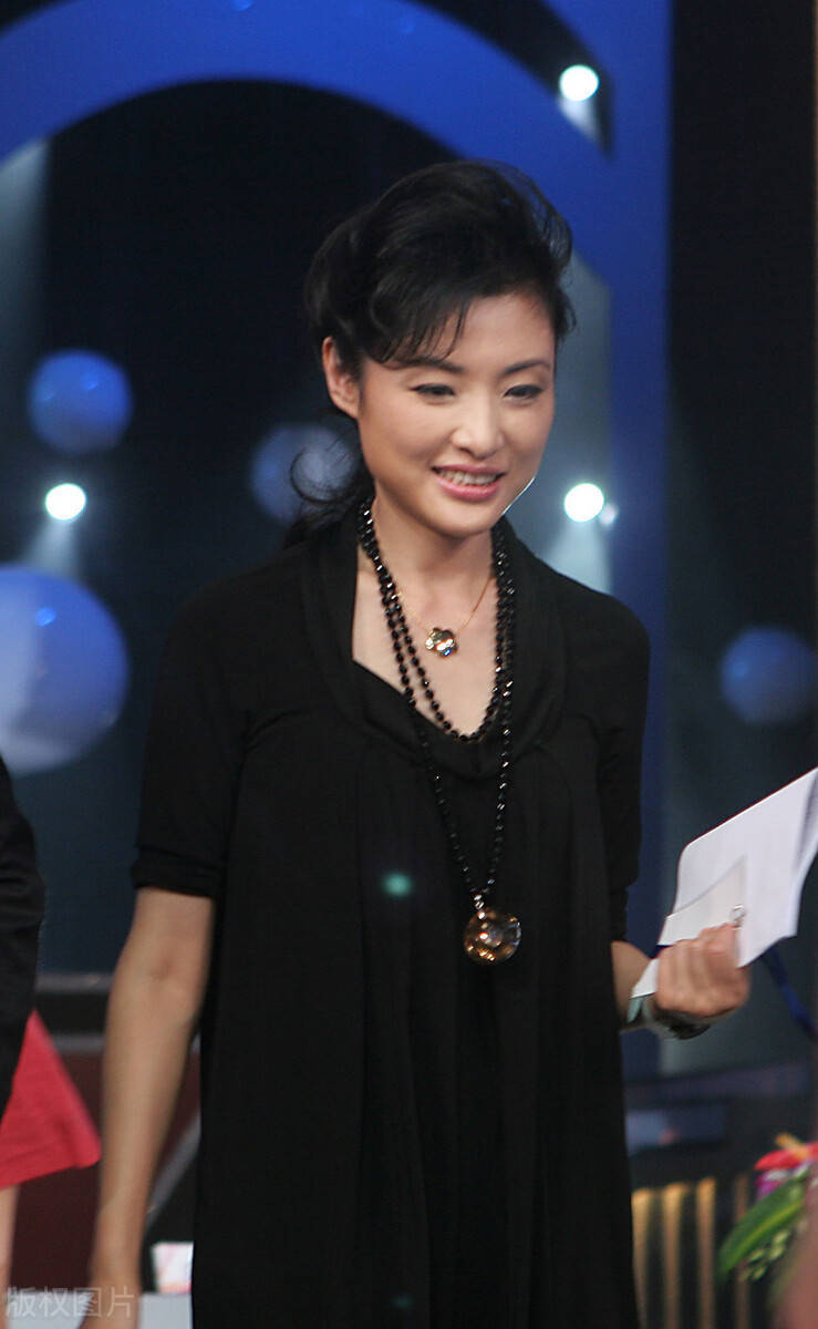 周涛二婚老公曝光,51岁也能遇到真命天子_女儿_丈夫_电视