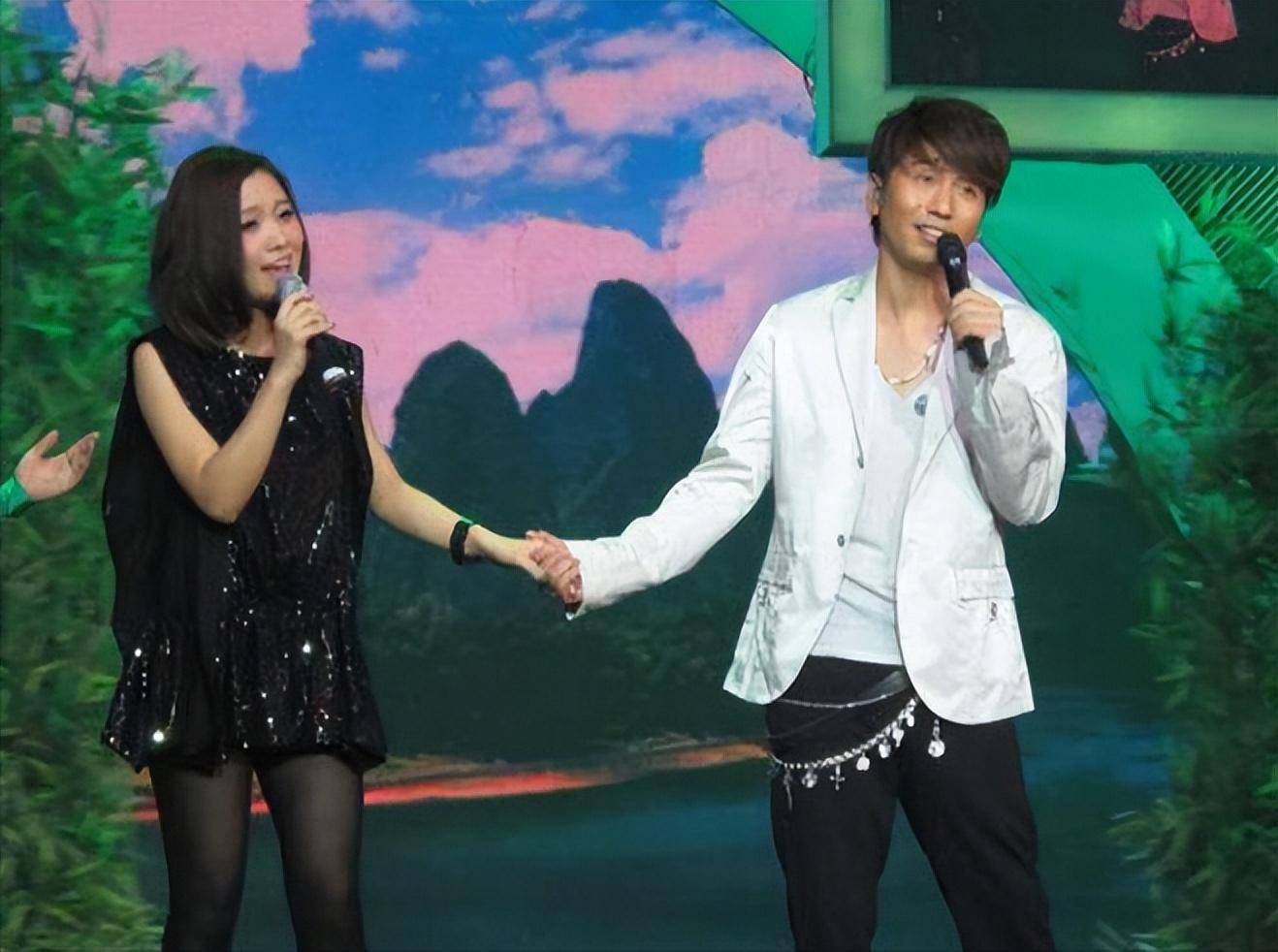 歌手沙宝亮:成名后和原配女子分手,转头娶二婚小娇妻,不被看好_朱娜