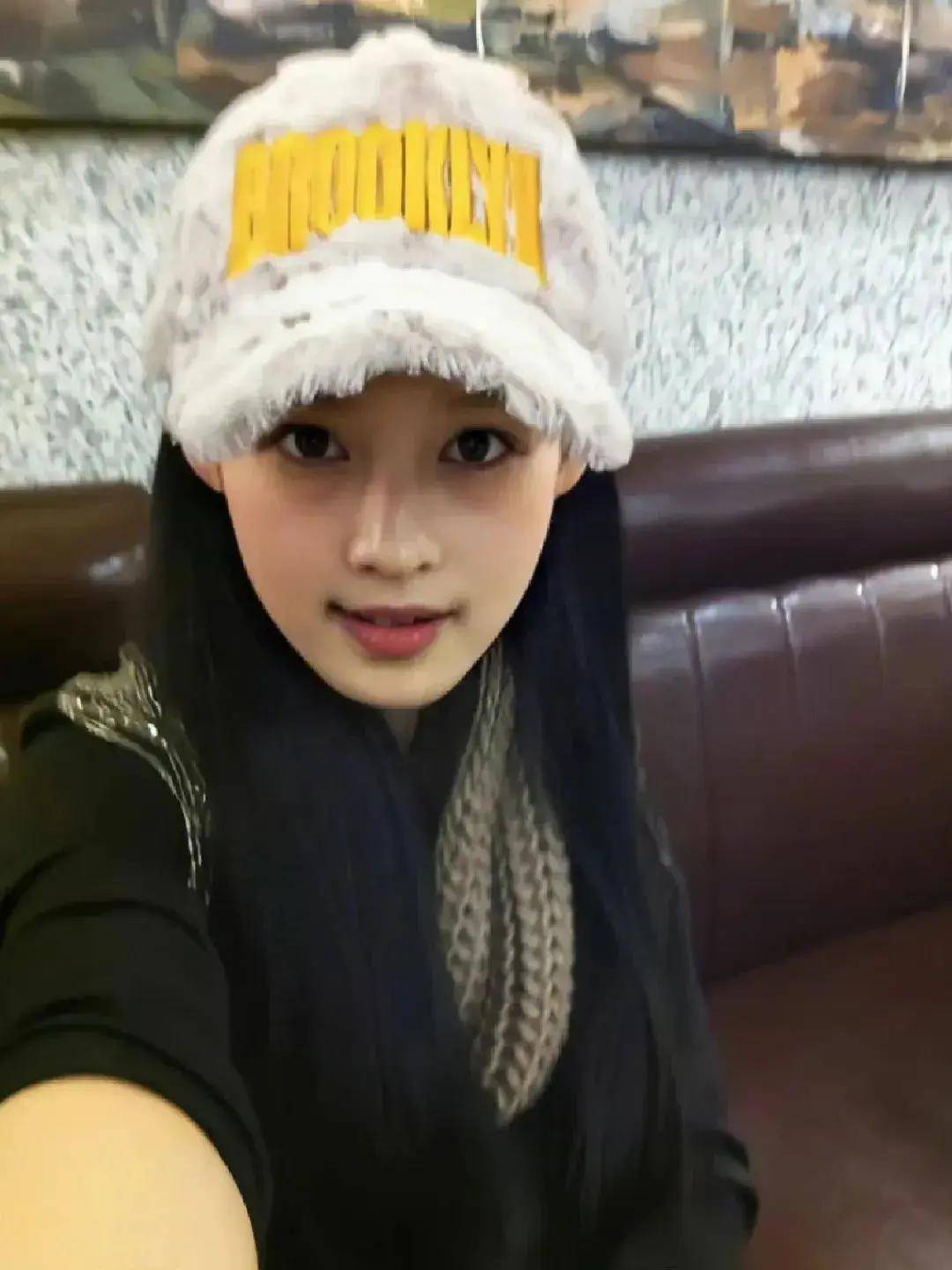 李泌,清冷女神不营销美貌却引人心动!_李沁_美女_气质