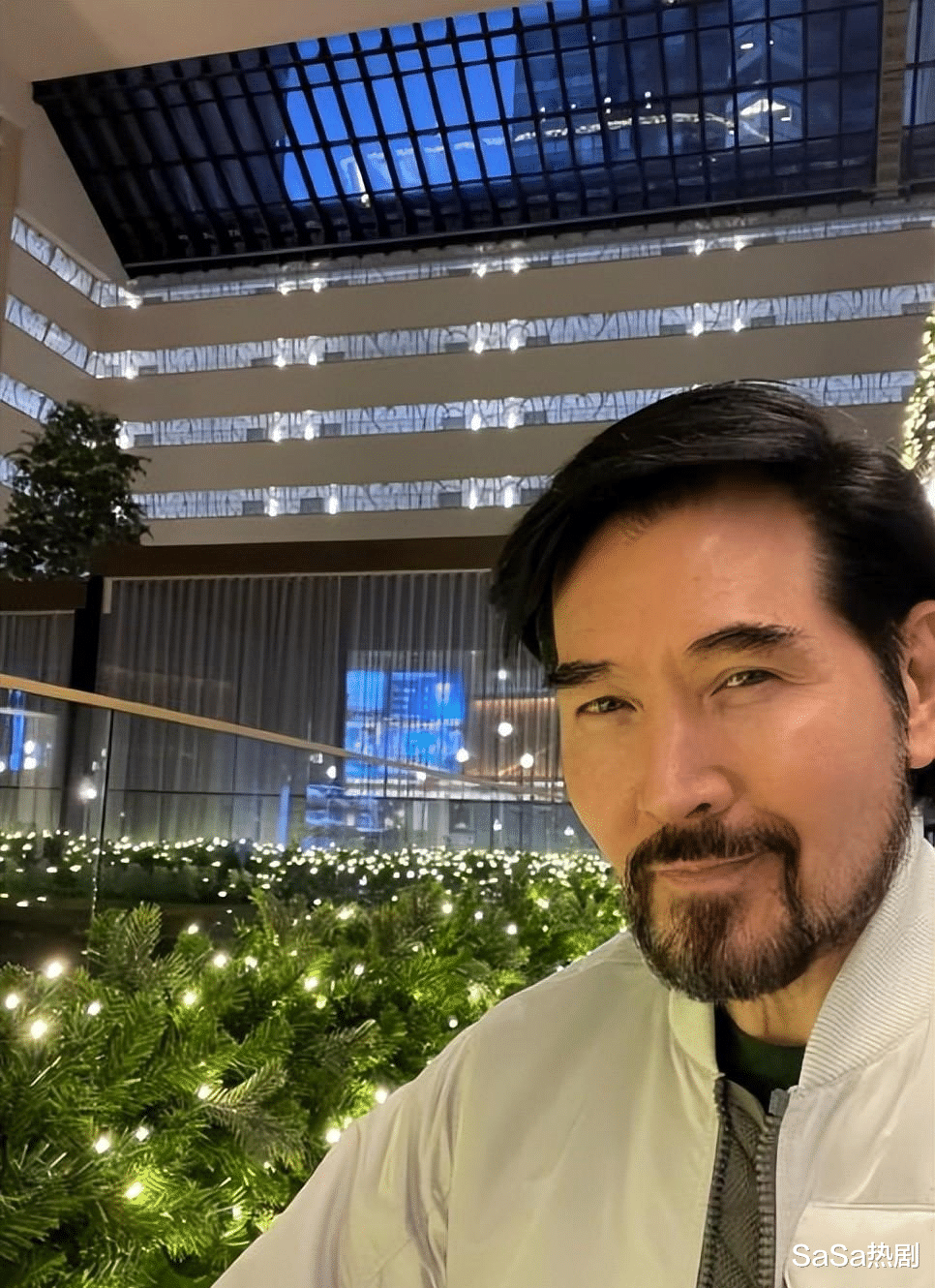 感性而柔软的他,不敢踏入婚姻的殿堂_费伟德_春晚_母亲
