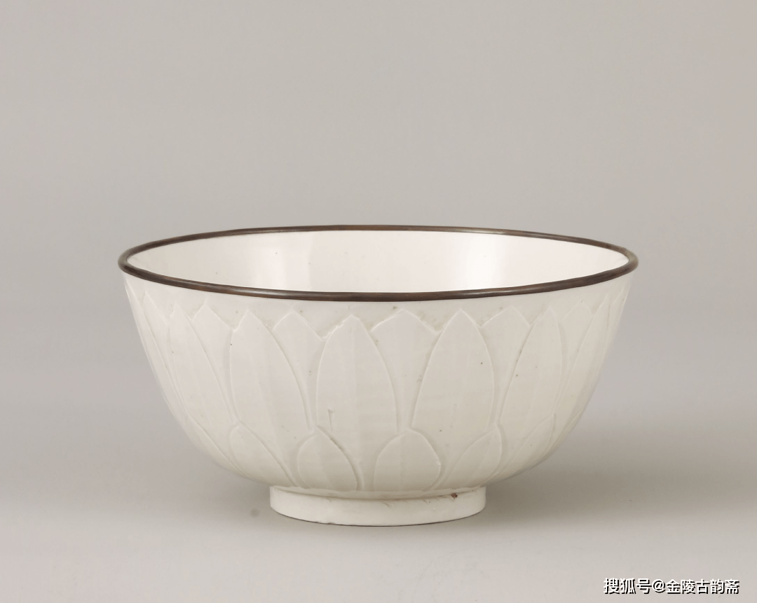 北京保利2023秋拍丨"南青北白" ——如玉似雪的古磁之色_弦纹_青瓷