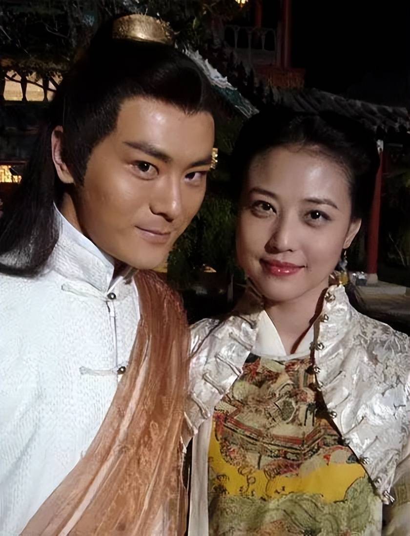 曾是史上最美周芷若否认离婚吕良伟_香港_时候_杨佩佩