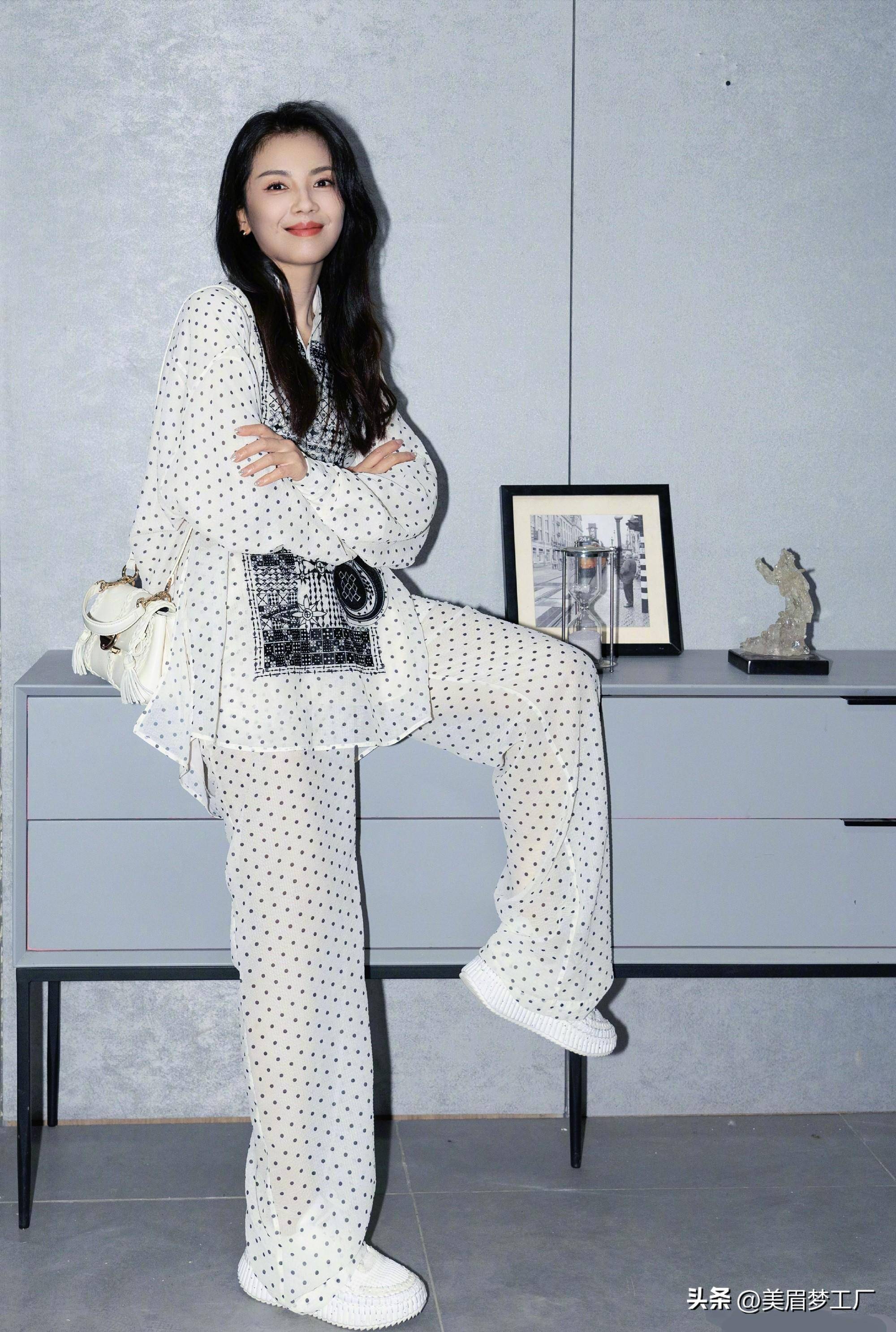 倾心女神:刘涛的绝世容貌,散发着迷人韵味!