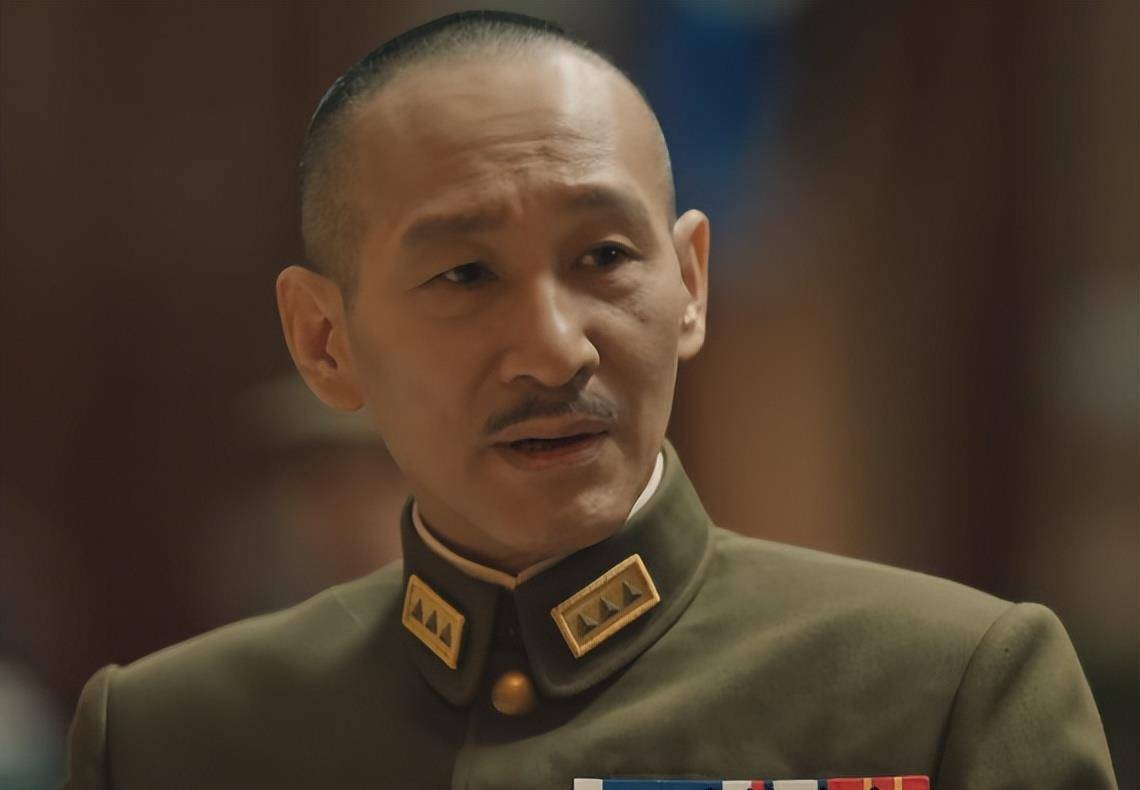 我们见过王劲松在《大决战》里,与唐国强同台飙戏的场景.