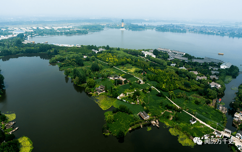 溱湖國家溼地公園:位於泰州市姜堰區,是中國最大的國家溼地公園之一.