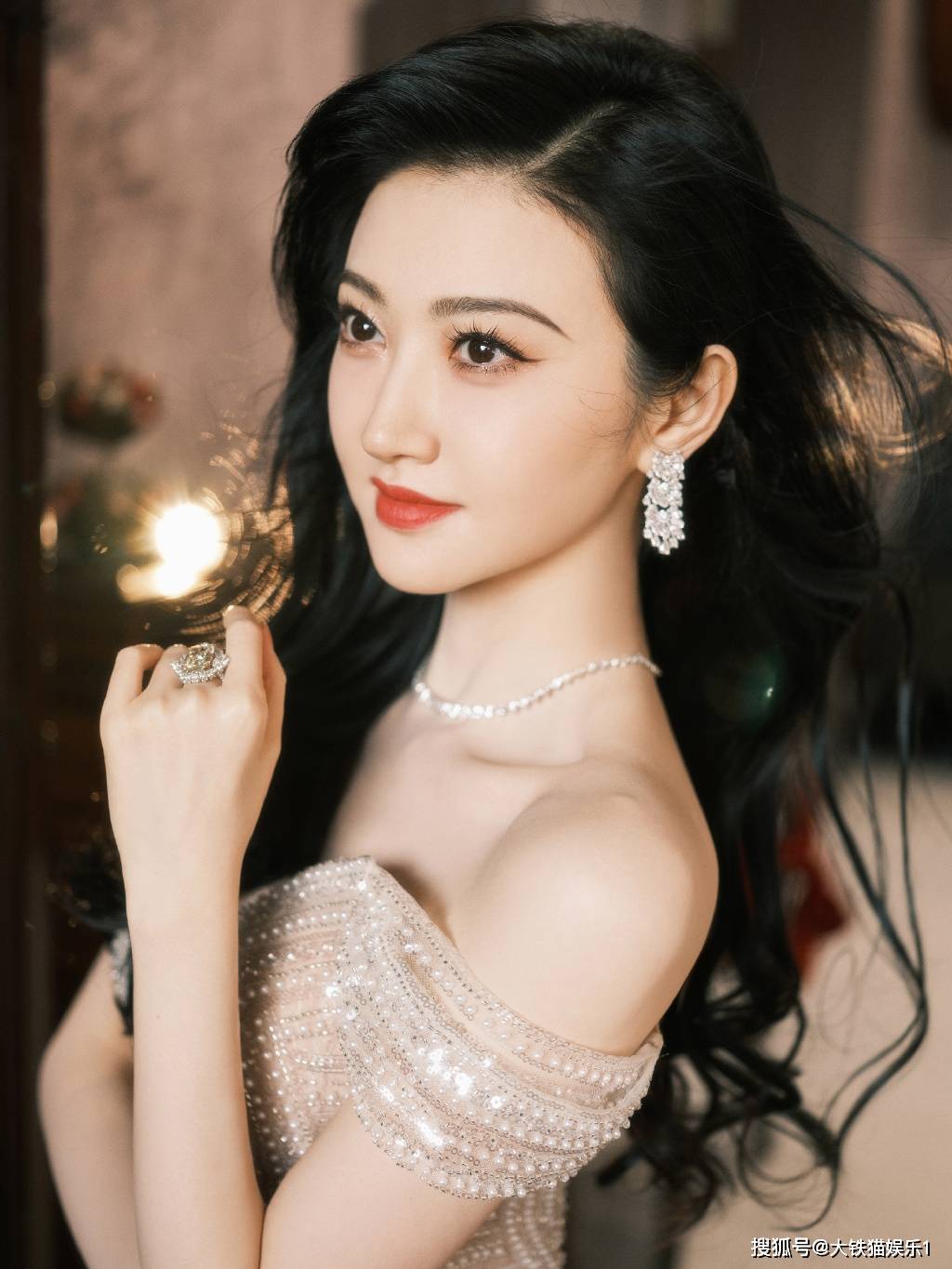 当43岁董洁和35岁景甜坐一起,才彻底明白,什么是顶级骨相和气质_身材