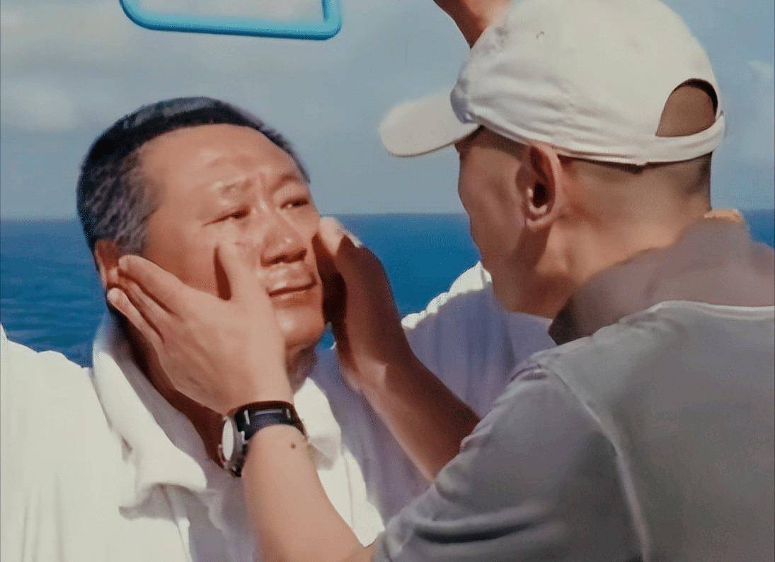 范伟首次和岳云鹏合作,不禁感慨:咱们相声演员能走出来,不容易_赵本山
