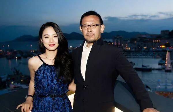 "硬汉流氓"姜文,他的4段爱情远比你想象的温柔_姜武_时候_兄弟俩