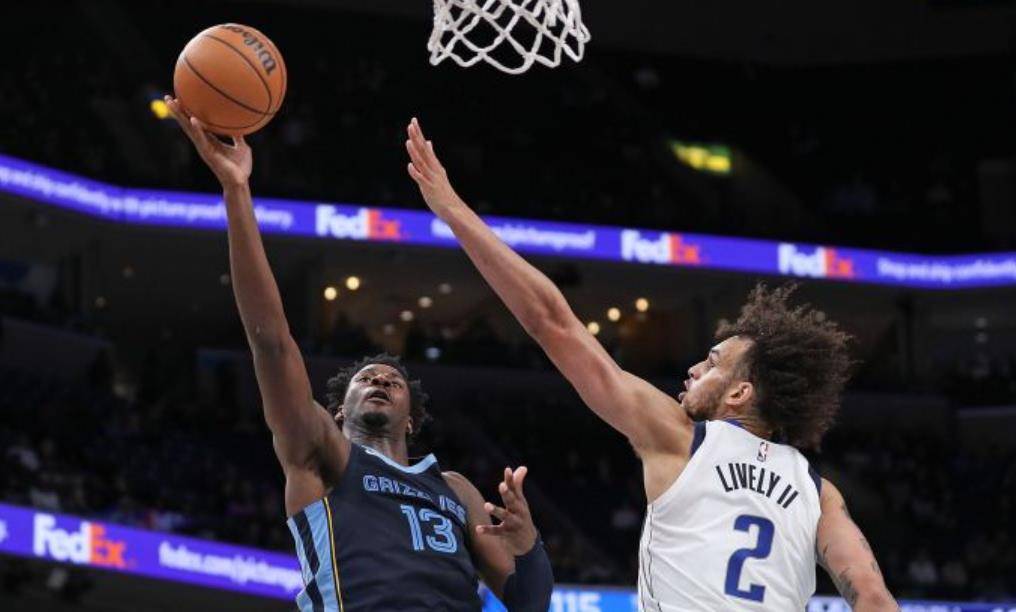 小贾伦·杰克逊飙破本季新高,不敌东契奇带动的独行侠外线火网_灰熊