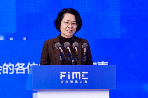 宁波市海曙区委副书记,区长叶枝利在致辞中表示,新型工业化是大势所趋