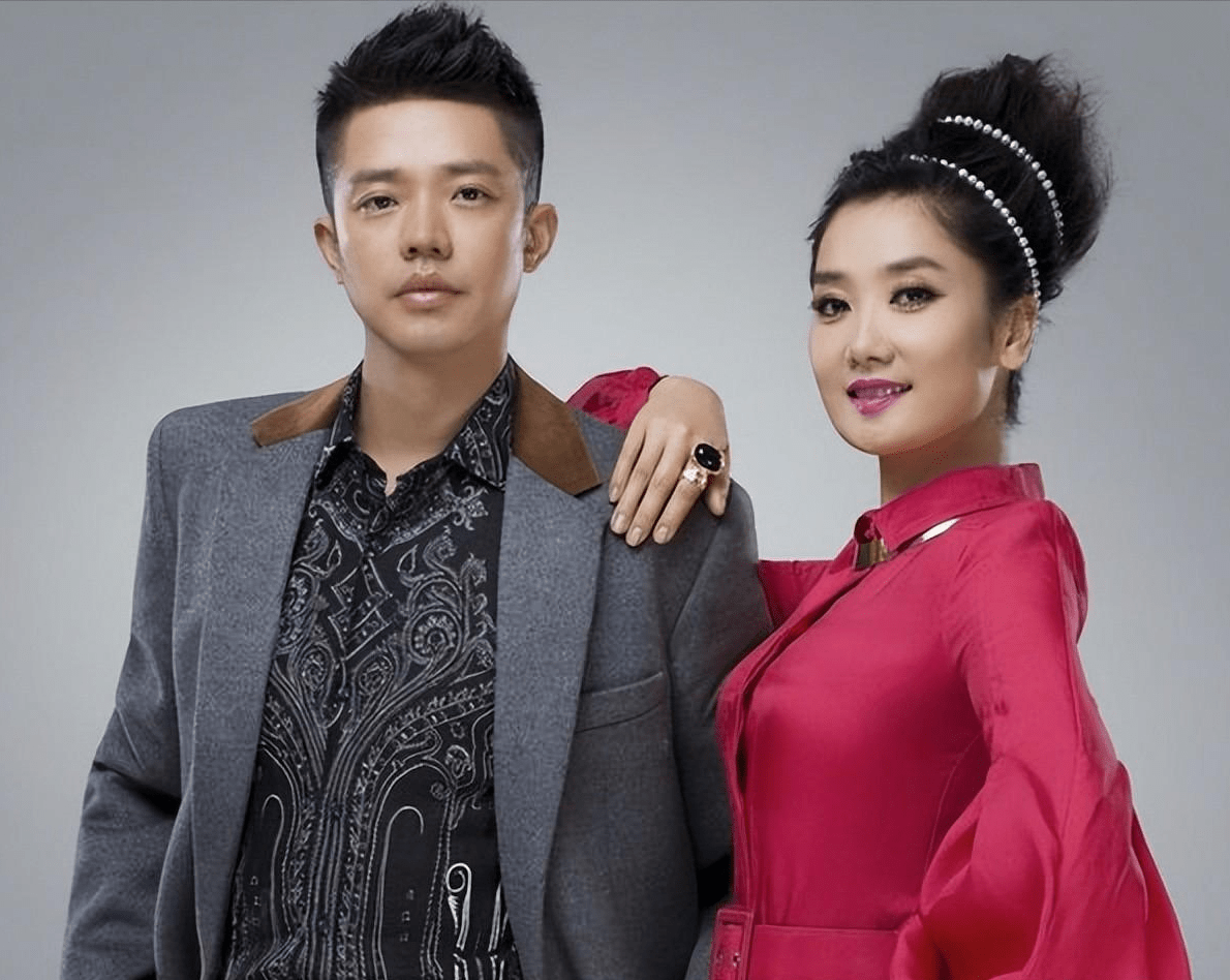 如今的"凤凰传奇",已经走上了歌手的另一条大道_曾毅_音乐_音符