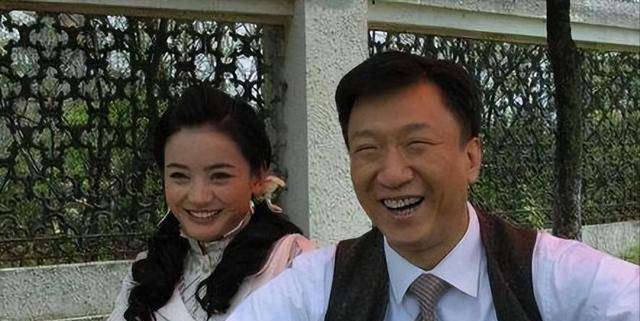 是同学,貌美如花从不炒作,丈夫位列全球亿万富豪榜_生活_朱洁_周杰并