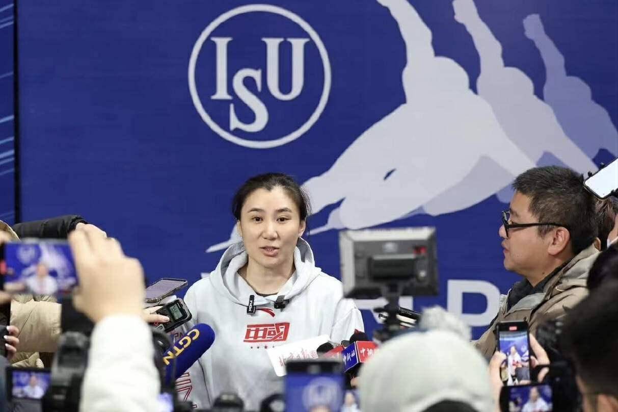 中国短道速滑主帅张晶是否该下课?网友观点产生分歧,你支持谁?