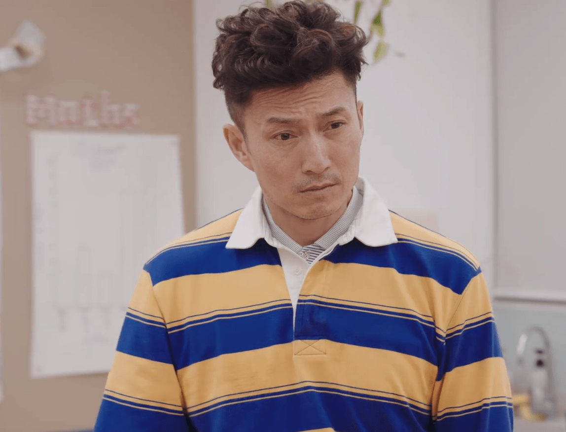 《新闻女王》大结局:从5个女人喝一瓶水,才明白梁景仁落泪缘由_张家妍