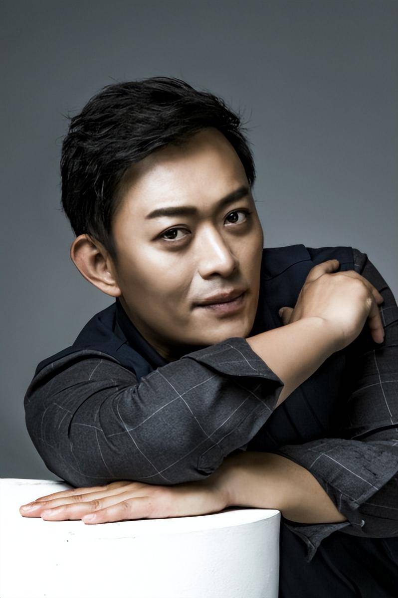 因不同意丁克与前妻分手,二婚娶小12岁娇妻的黄海冰,得偿所愿了吗