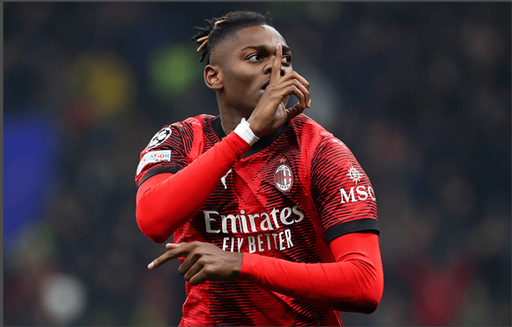 米兰的葡萄牙前锋拉斐尔·莱奥将首次重返欧冠赛场._比赛_莱昂_对阵